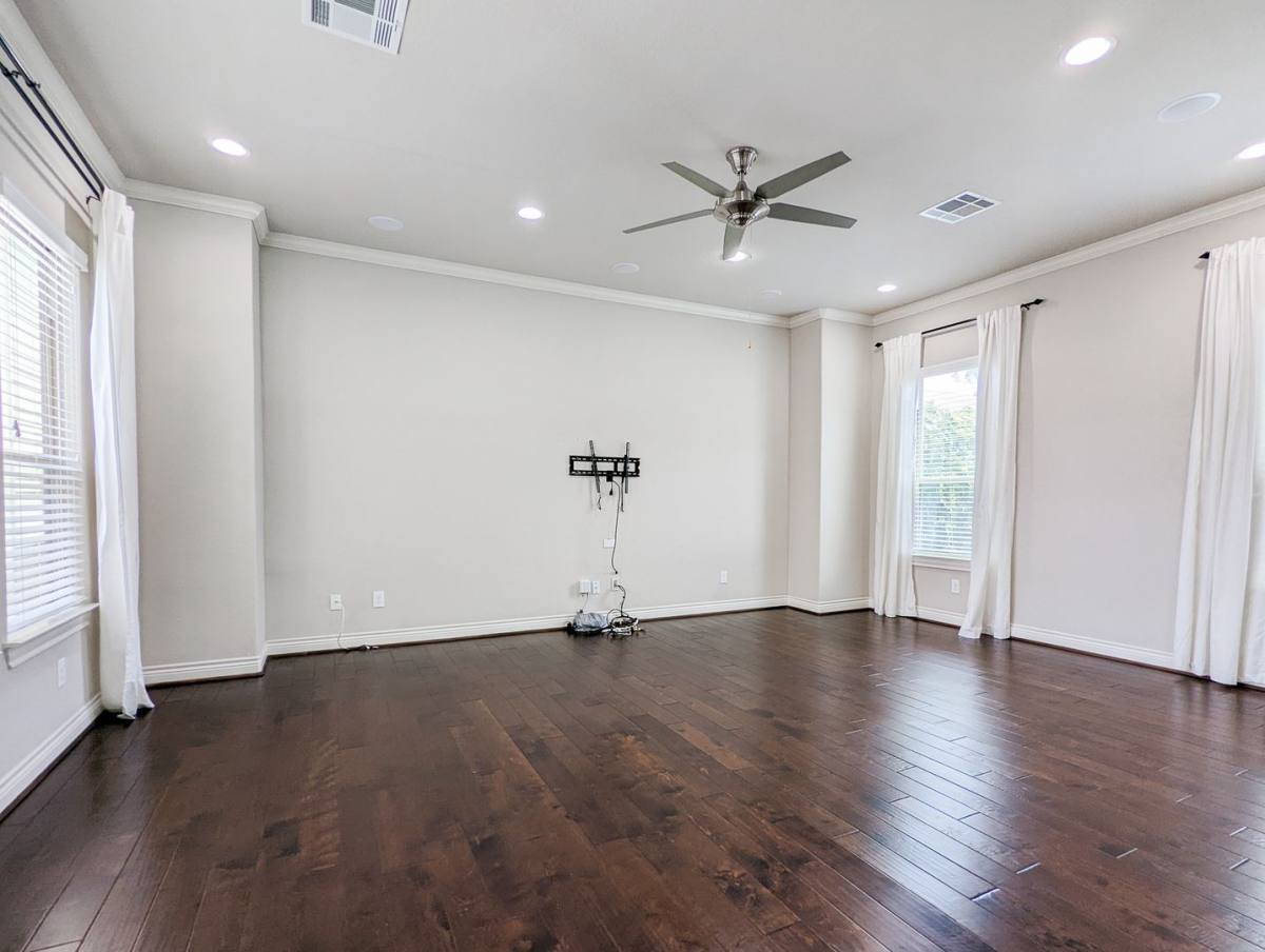 House for rent at 5323 Kiam St, Houston, TX 77007