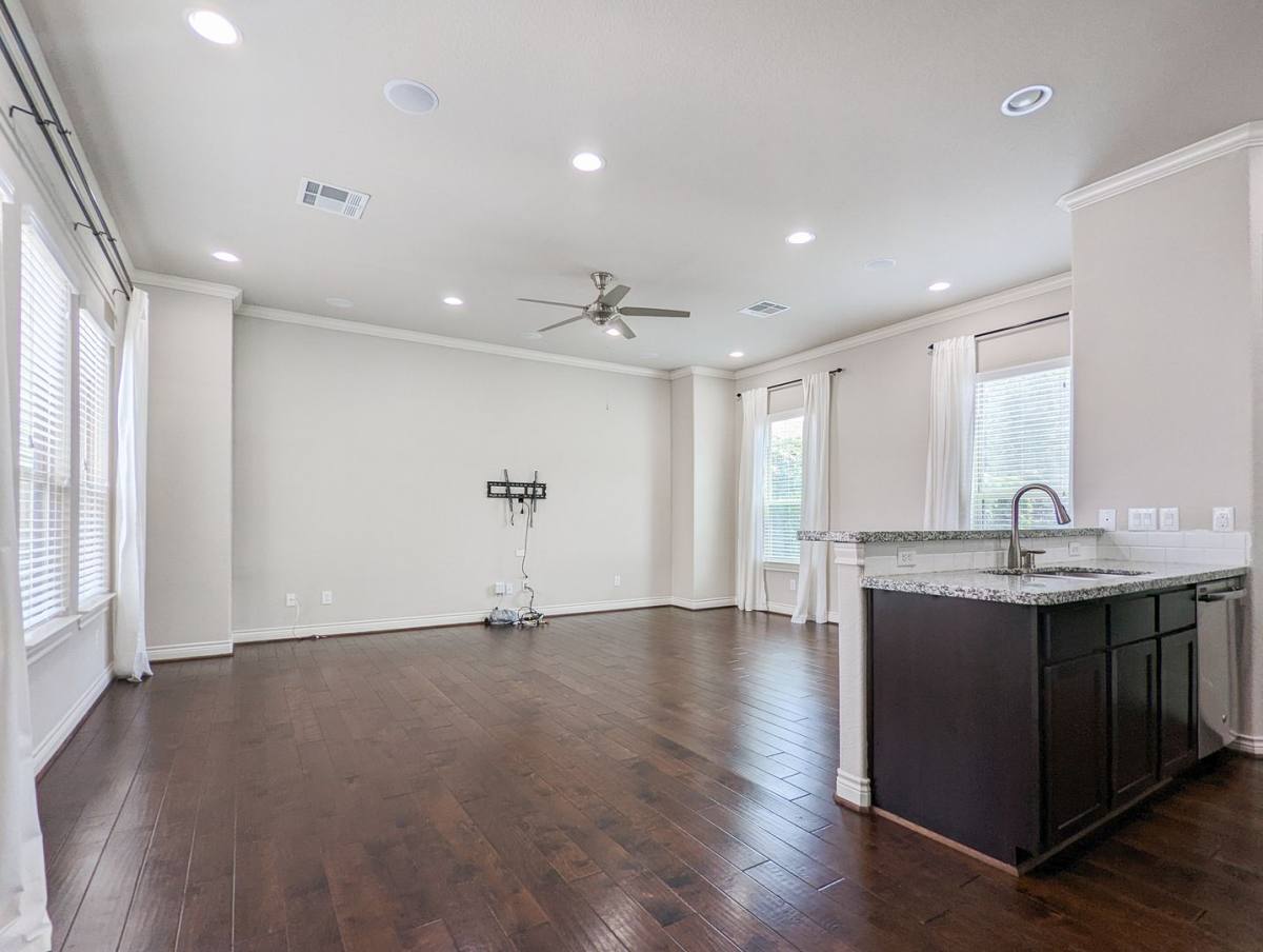 House for rent at 5323 Kiam St, Houston, TX 77007