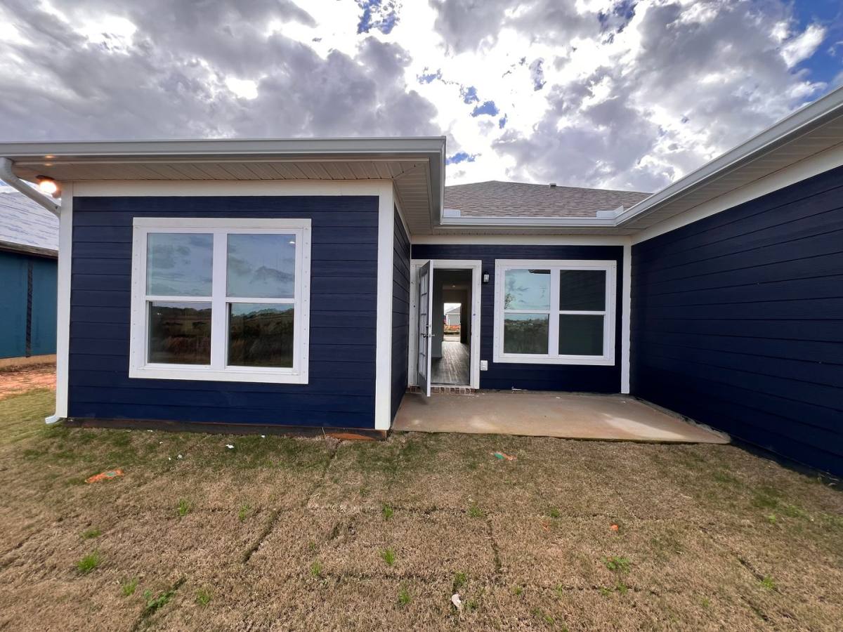House for rent at 21567 Tawny Loop, Robertsdale, AL 36567