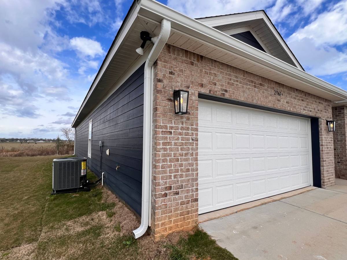 House for rent at 21567 Tawny Loop, Robertsdale, AL 36567