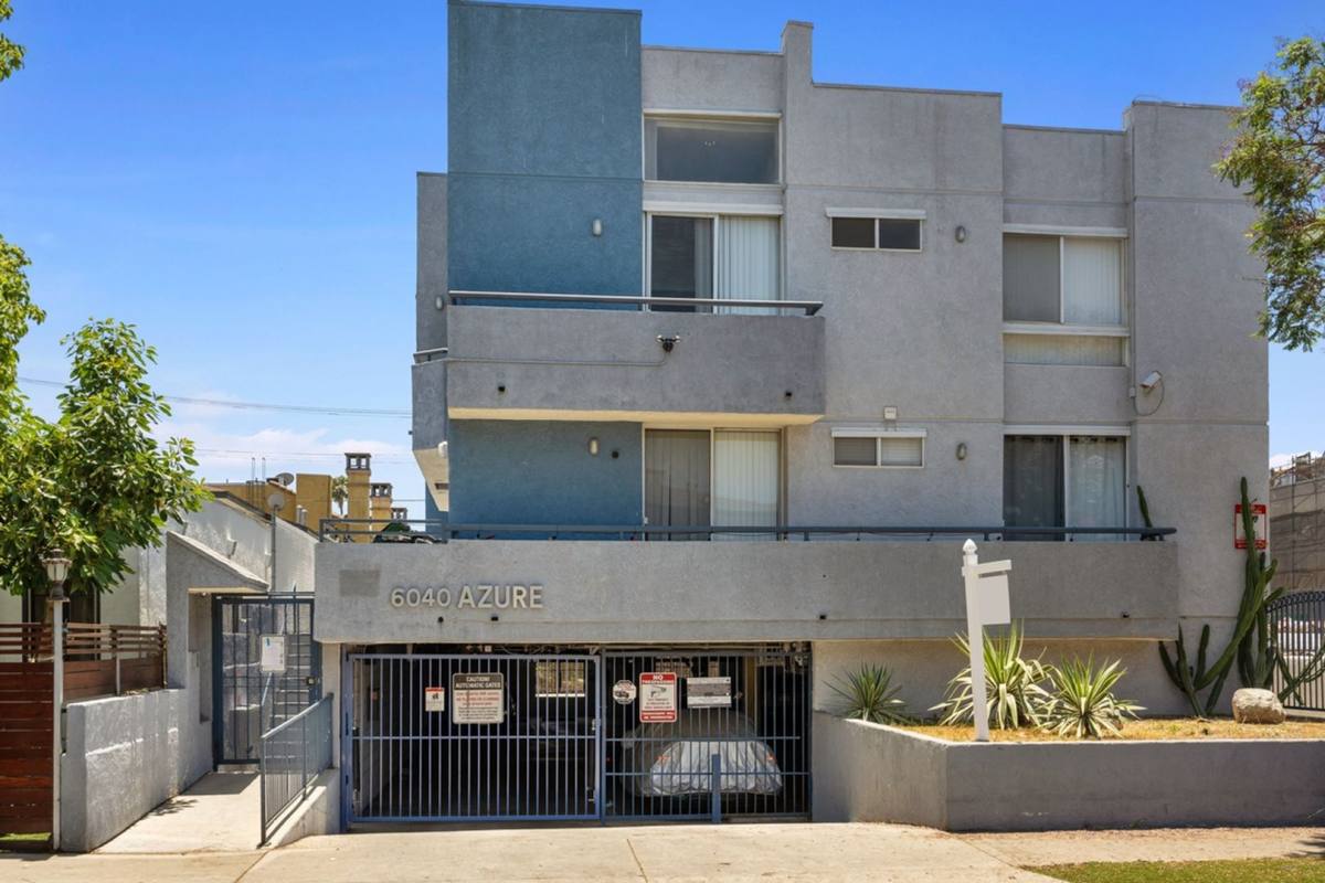 Apartment for rent at 6042 Barton Ave, Los Angeles, CA 90038