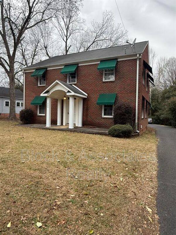 Apartment for rent at 220 S Elm St #1, Asheboro, NC 27203