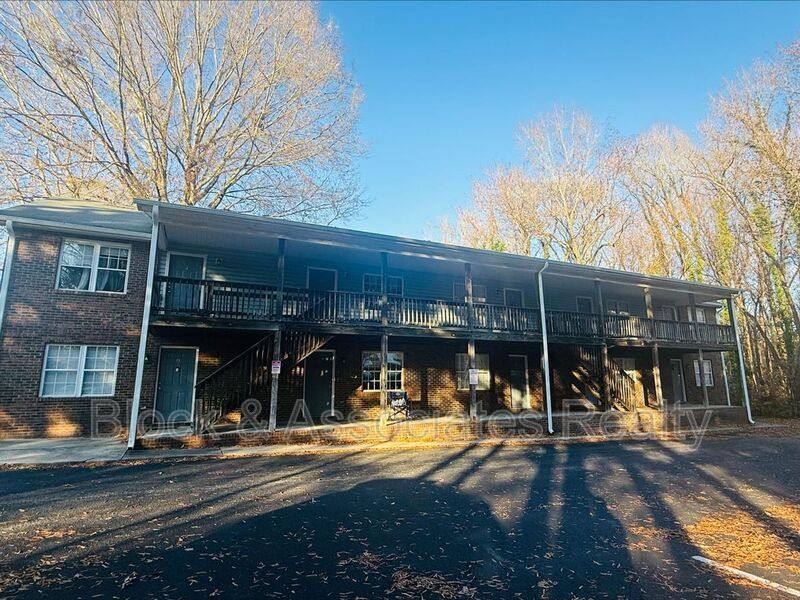 Apartment for rent at 118 N McCrary St #J, Asheboro, NC 27203