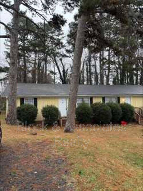 Apartment for rent at 646 Greenfield St #B, Asheboro, NC 27203