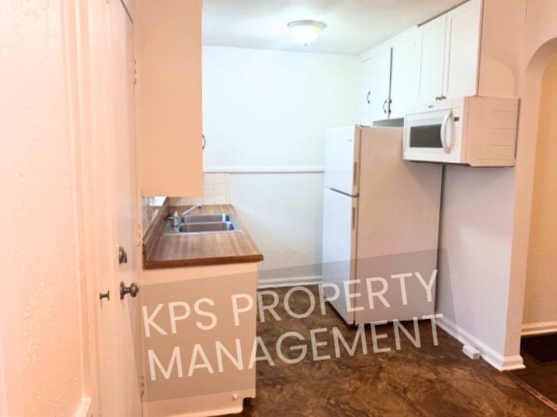 Apartment for rent at 708 S Ida St #3, Wichita, KS 67211
