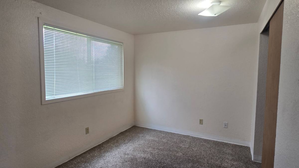 Apartment for rent at 1560 Newberg Highway 1, Woodburn, OR 97071