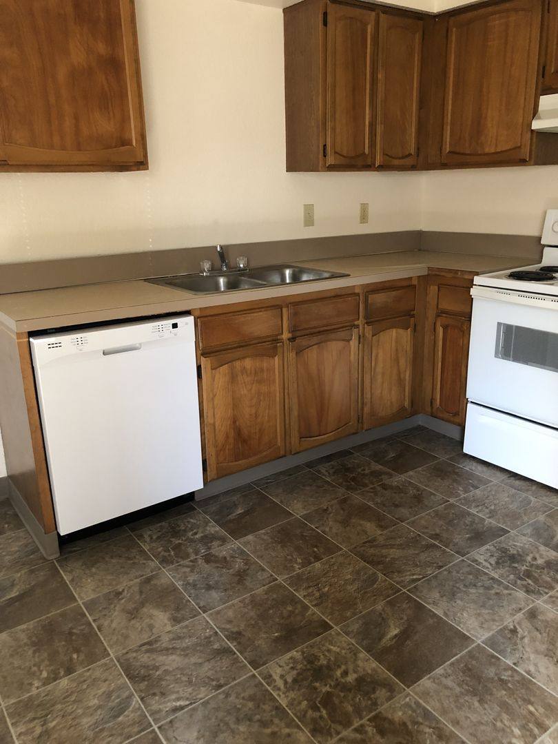 Apartment for rent at 1560 Newberg Highway 1, Woodburn, OR 97071