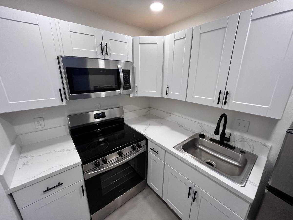 802-814 N Alvernon, Tucson, AZ 85711 - Apartment For Rent - Image 2