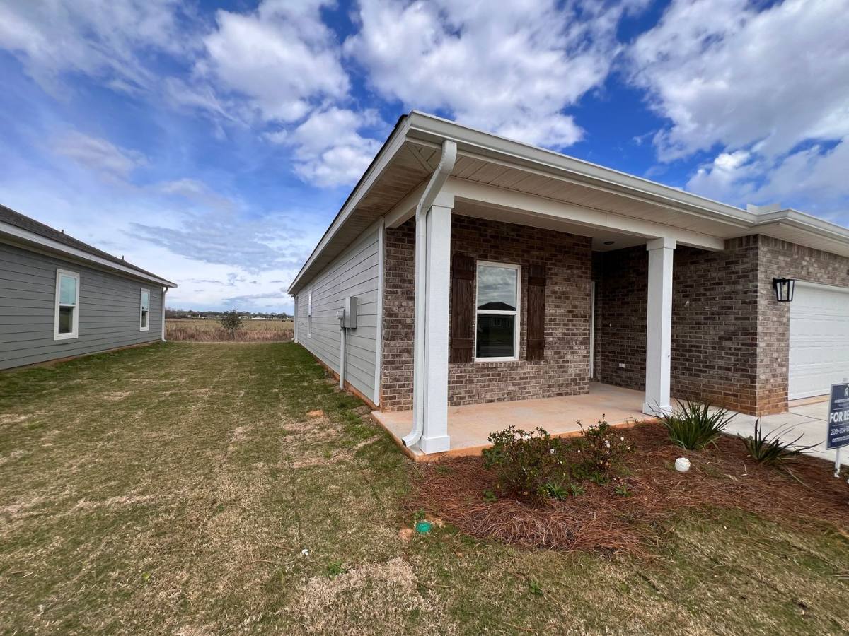 House for rent at 21533 Tawny Loop, Robertsdale, AL 36567