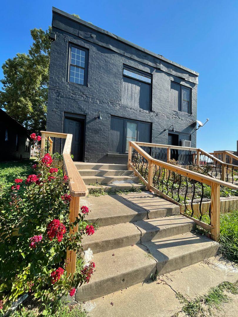 Apartment for rent at 19 2nd St NE, Ardmore, OK 73401