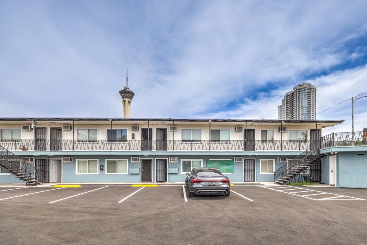 Apartment for rent at 324 W Cleveland Ave, Las Vegas, NV 89102