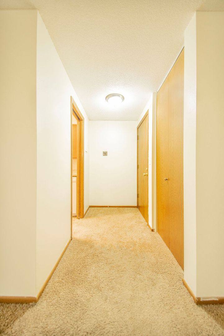 Apartment for rent at 101 Glenbrook Rd, Wayzata, MN 55391