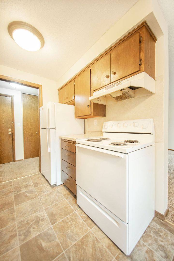 Apartment for rent at 101 Glenbrook Rd, Wayzata, MN 55391