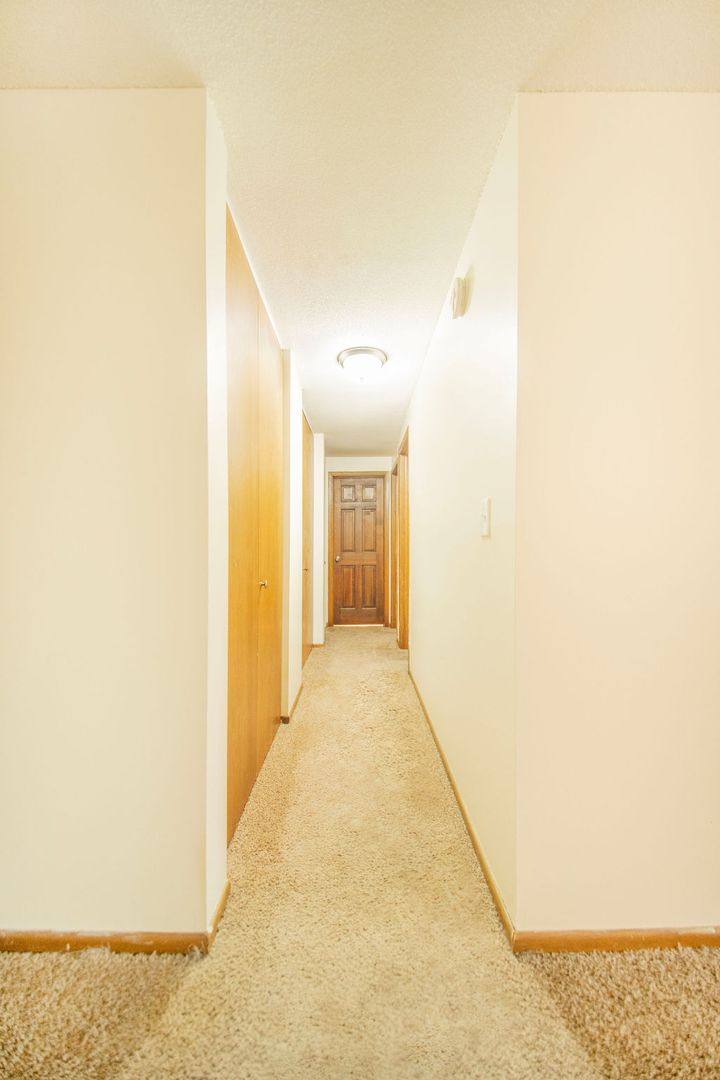 Apartment for rent at 101 Glenbrook Rd, Wayzata, MN 55391