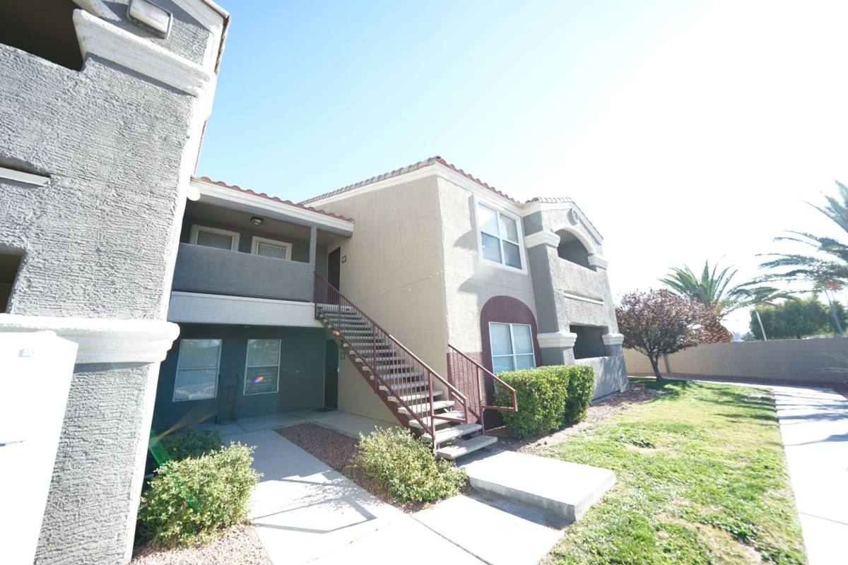 Condo for rent at 5055 W Hacienda Ave, Las Vegas, NV 89118