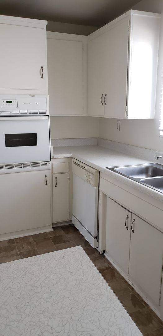 Apartment for rent at 3929 W 242nd St, Torrance, CA 90505
