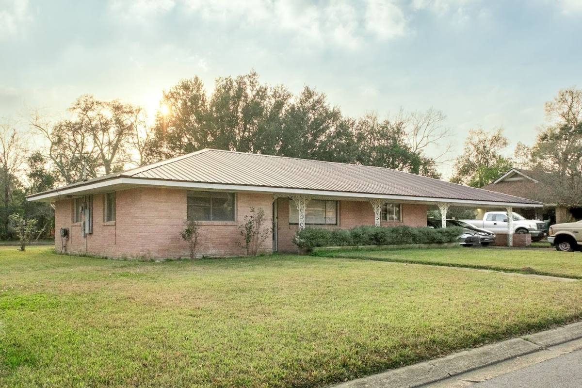 House for rent at 118 S Demanade Blvd, Lafayette, LA 70503