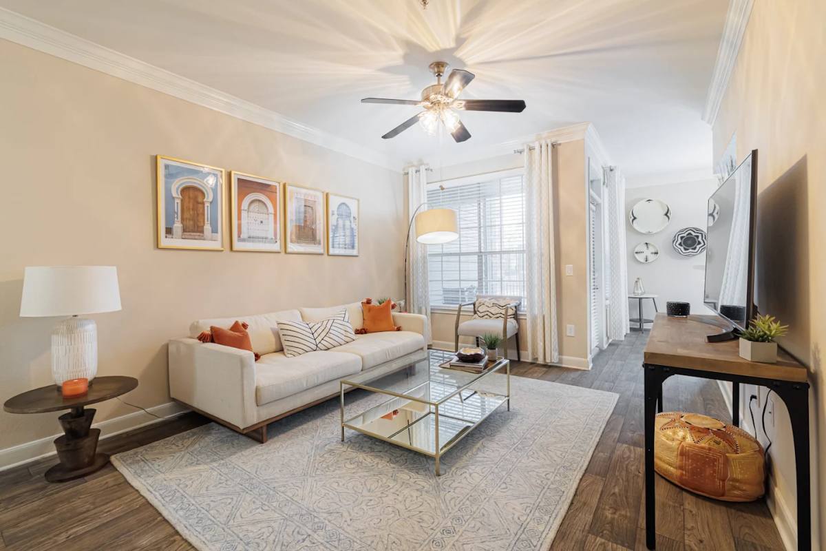 Apartment for rent at 1200 Winrock Blvd #10WS, Houston, TX 77057