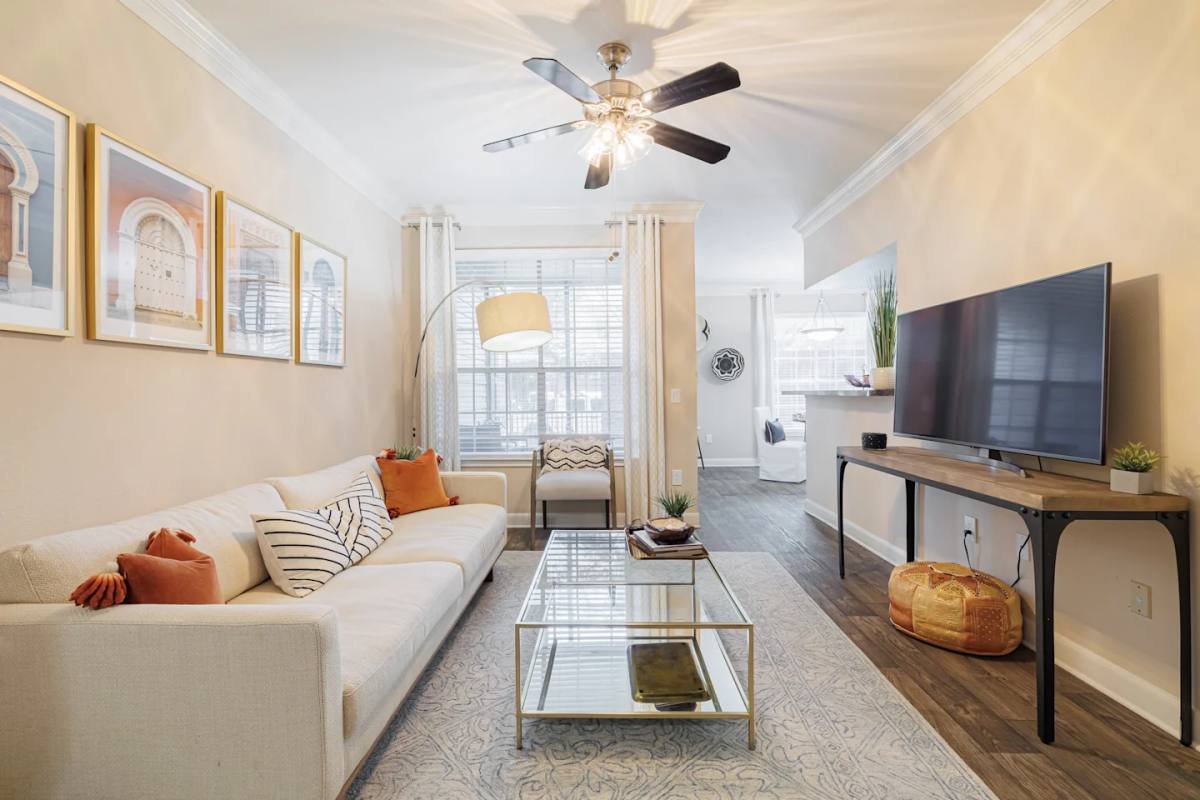 Apartment for rent at 1200 Winrock Blvd #10WS, Houston, TX 77057