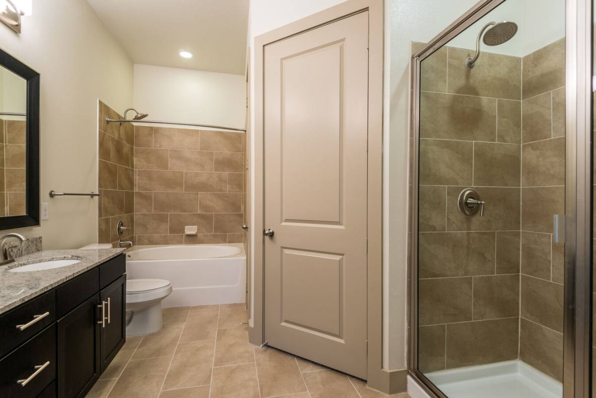 Apartment for rent at 2626 Fountain View Dr #26FW2, Houston, TX 77057