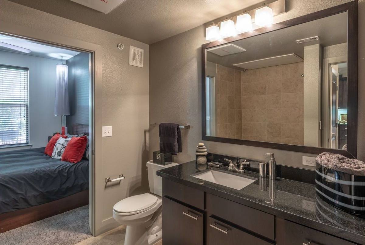 Apartment for rent at 2411 Washington Ave #24EW, Houston, TX 77007