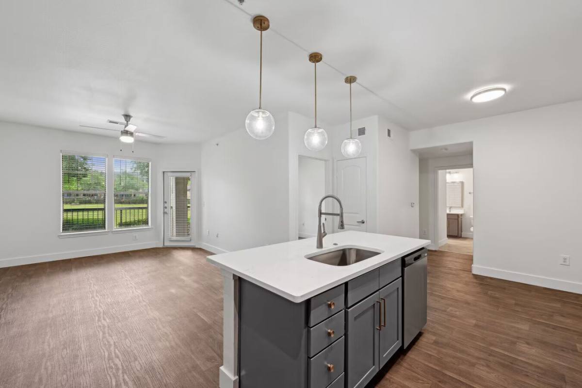 Apartment for rent at 2526 Business Center Dr #BNPK, Pearland, TX 77584