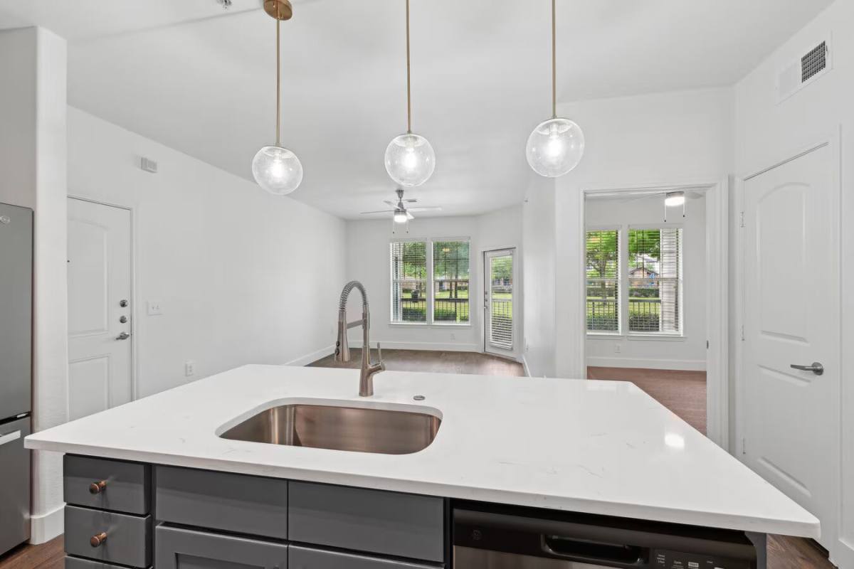 Apartment for rent at 2526 Business Center Dr #BNPK, Pearland, TX 77584