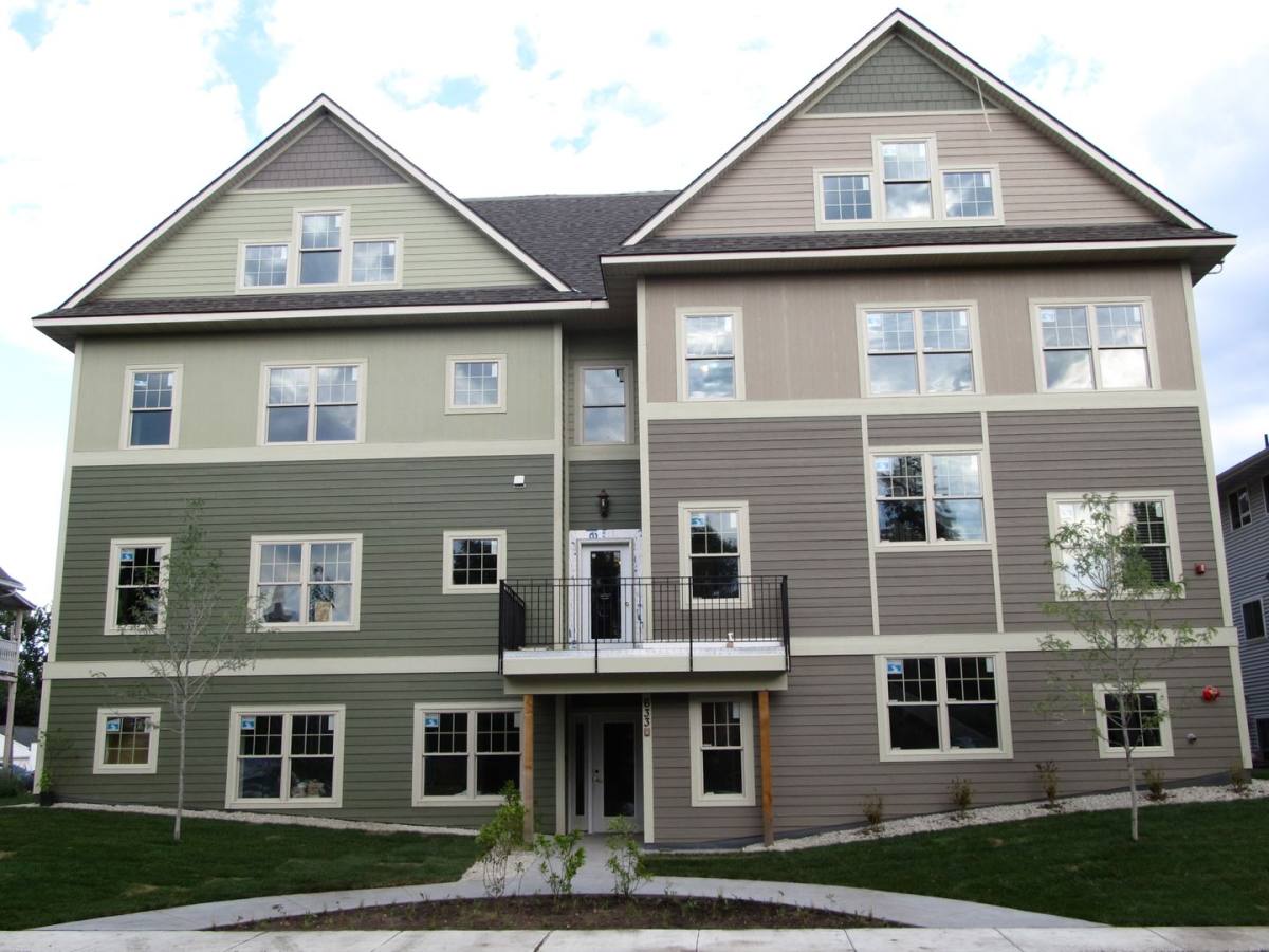 Apartment for rent at 633 Ontario St SE, Minneapolis, MN 55414