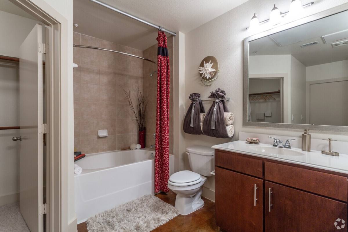 Apartment for rent at 2424 Sawyer Heights St #SHL2, Houston, TX 77007