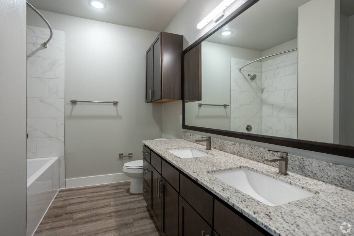 Apartment for rent at 15500 Middlebrook Dr #ATCL2, Houston, TX 77058