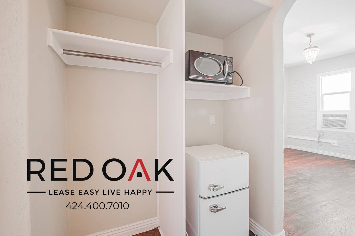 Apartment for rent at 2731 Beverly Blvd #411, Los Angeles, CA 90057