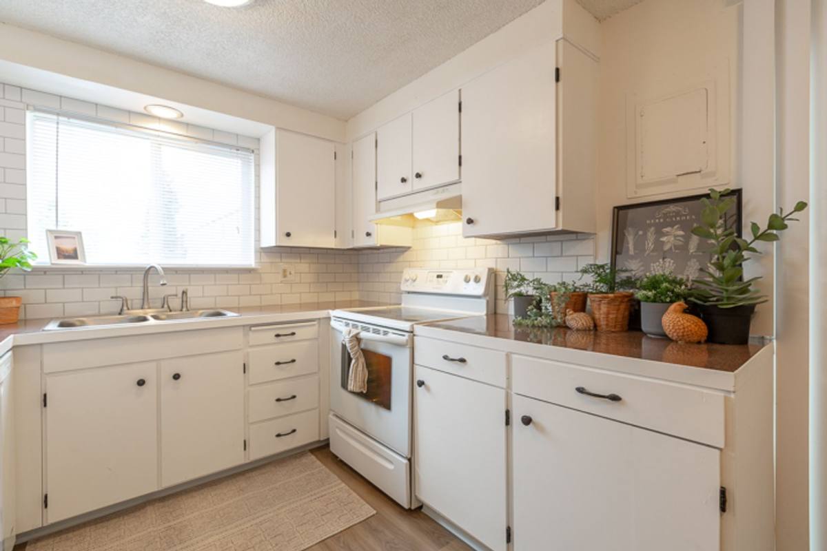 Apartment for rent at 1729 Park Ave NE, Salem, OR 97301