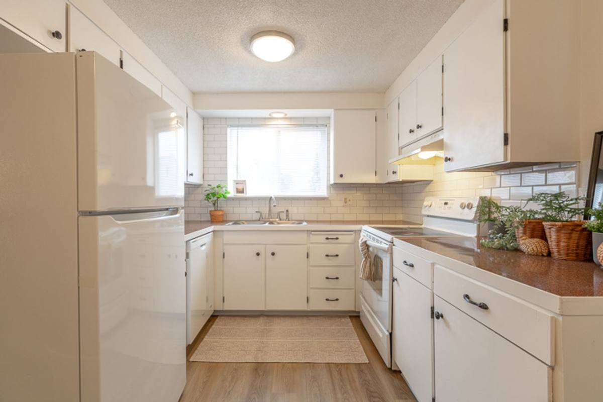 Apartment for rent at 1729 Park Ave NE, Salem, OR 97301