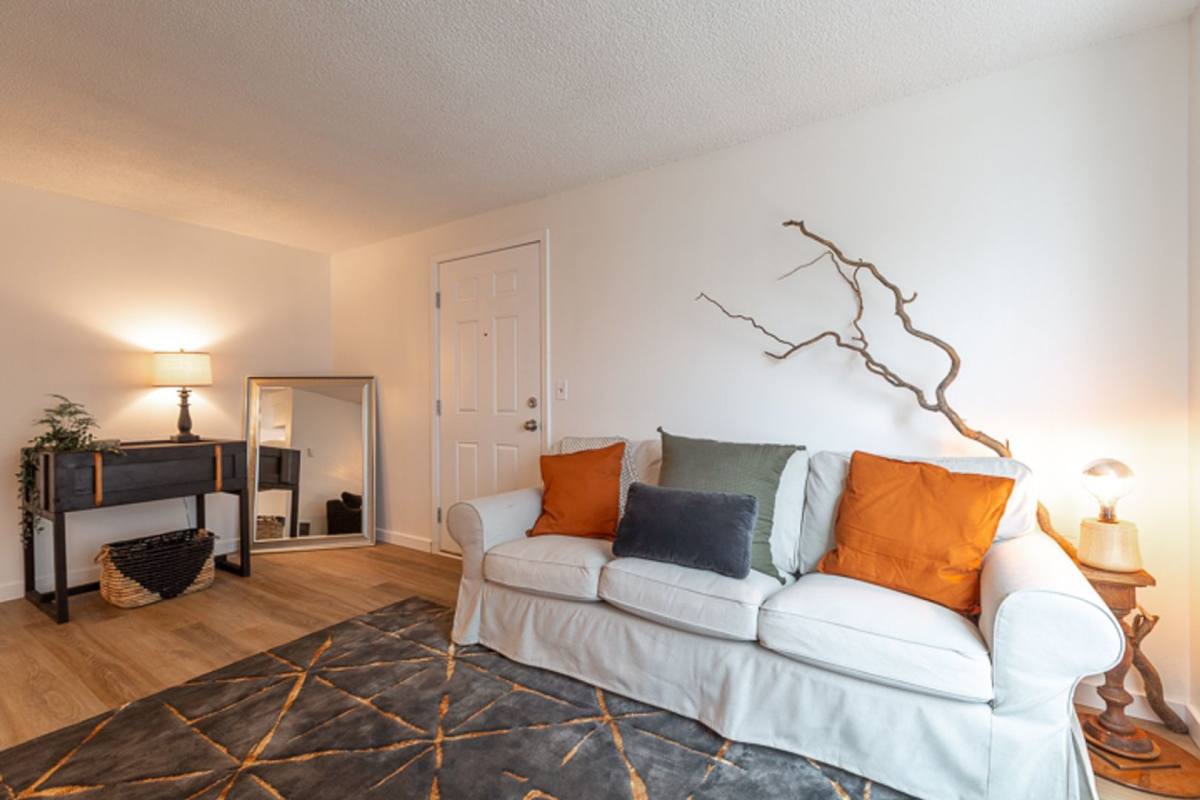 Apartment for rent at 1729 Park Ave NE, Salem, OR 97301