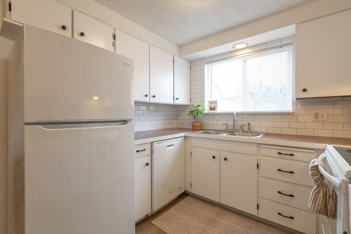 Apartment for rent at 1729 Park Ave NE, Salem, OR 97301