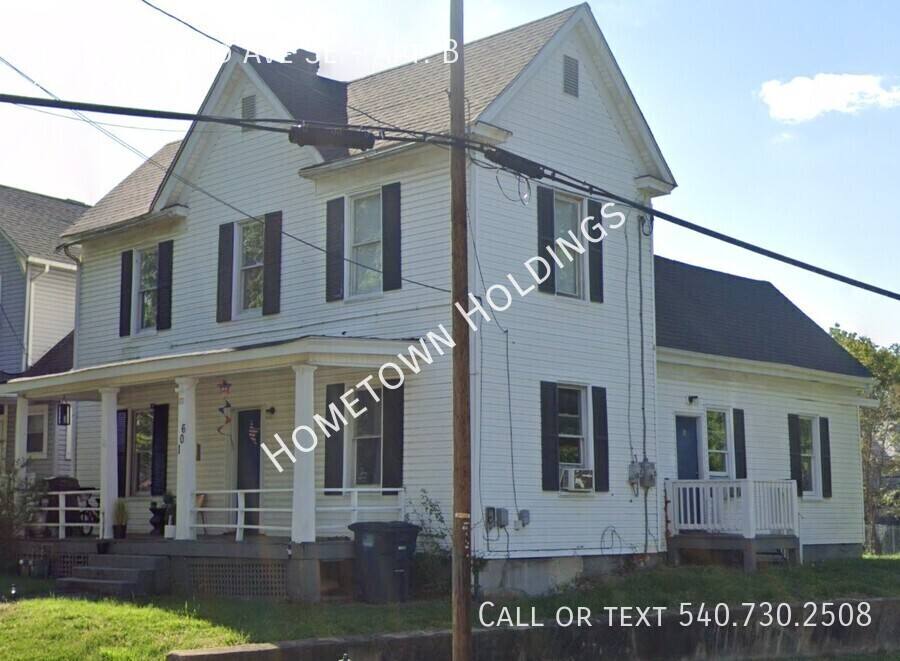 Apartment for rent at 601 Highland Ave SE #B, Roanoke, VA 24013