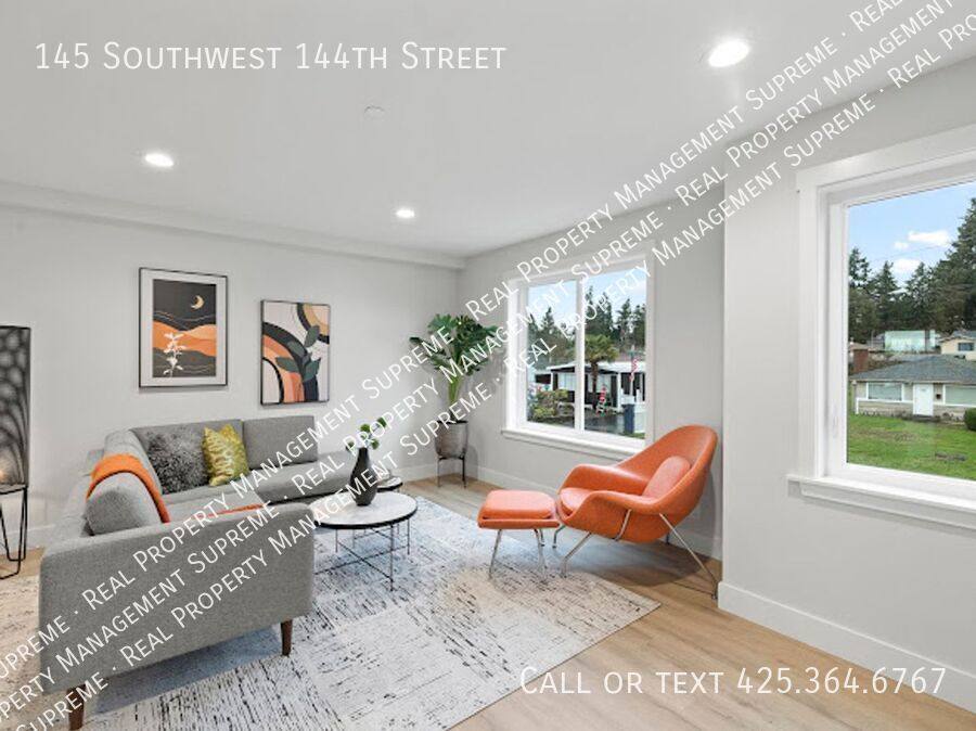 Townhouse for rent at 145 SW 144th St, Seattle, WA 98166