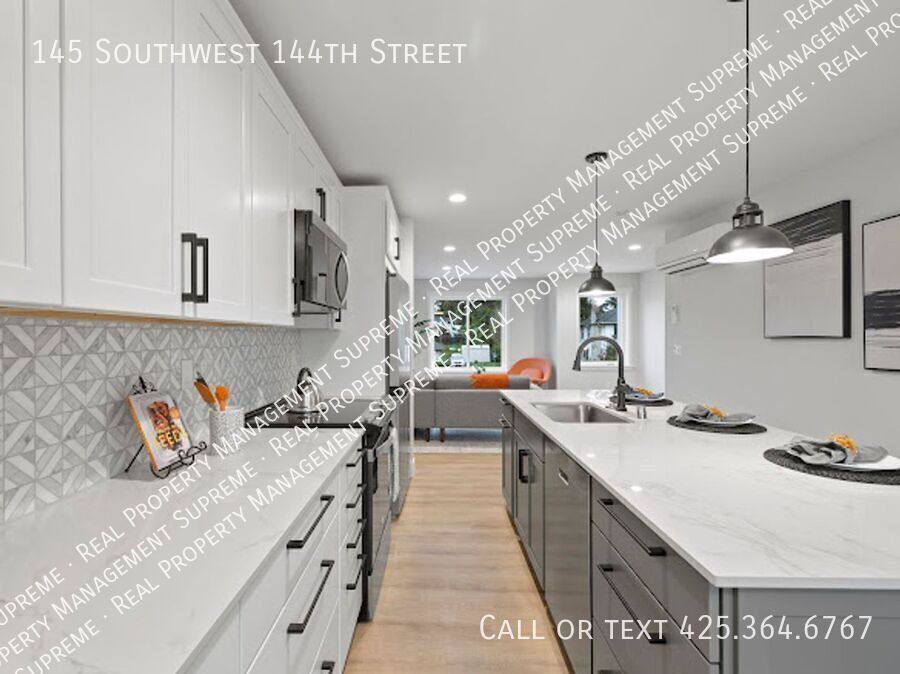 Townhouse for rent at 145 SW 144th St, Seattle, WA 98166