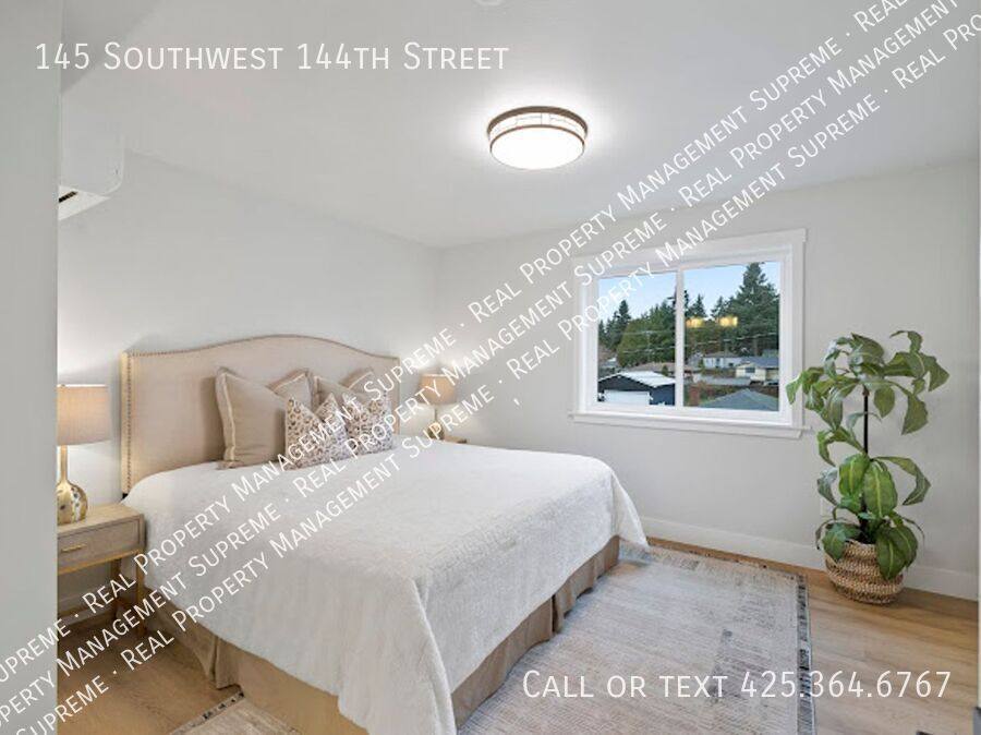 Townhouse for rent at 145 SW 144th St, Seattle, WA 98166