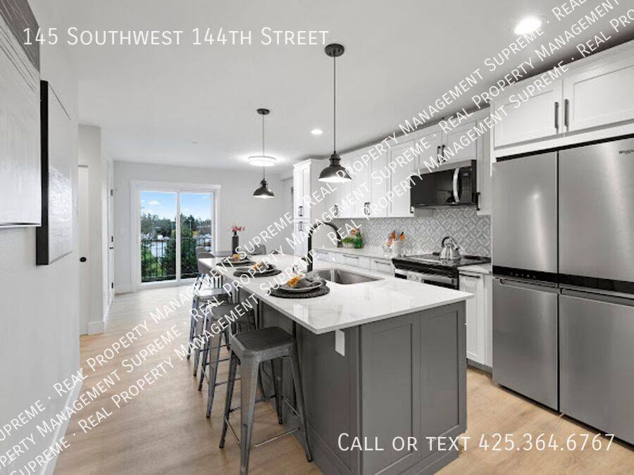 Townhouse for rent at 145 SW 144th St, Seattle, WA 98166