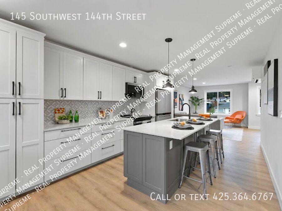 Townhouse for rent at 145 SW 144th St, Seattle, WA 98166