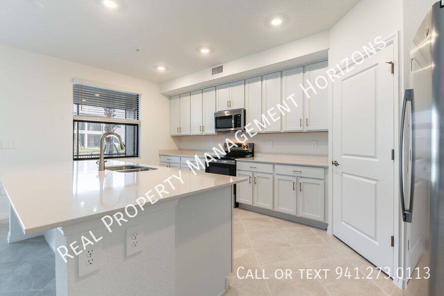 House for rent at 5628 Summit Pointe Circle #104, Bradenton, FL 34210