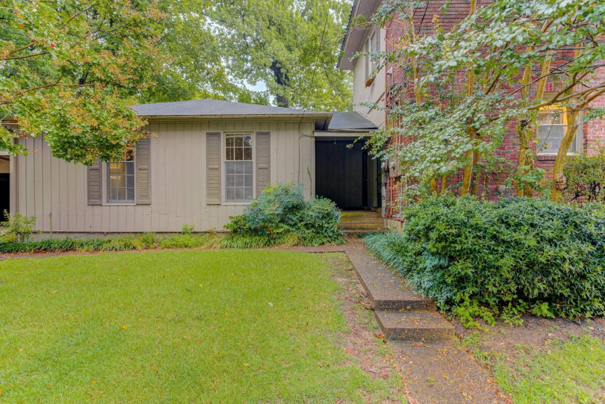 Apartment for rent at 654 Anderson St #3, Memphis, TN 38104