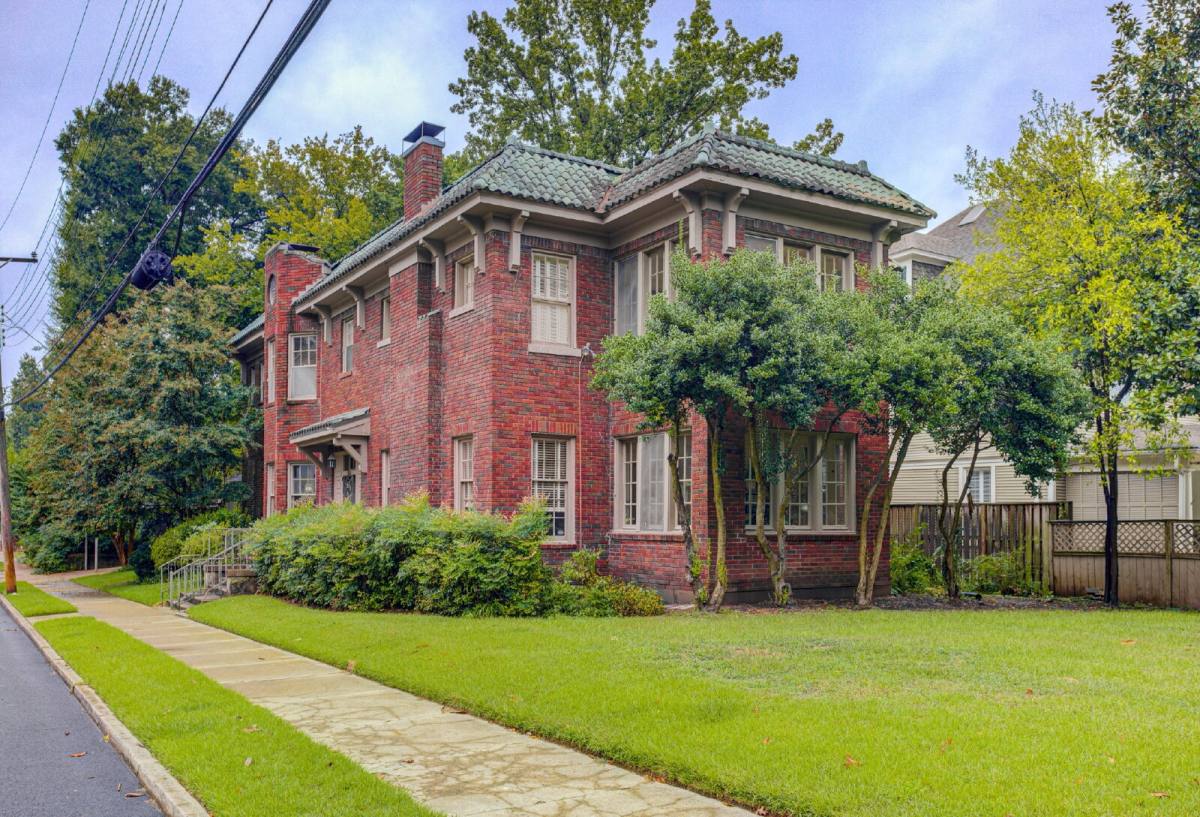 Apartment for rent at 654 Anderson St #3, Memphis, TN 38104