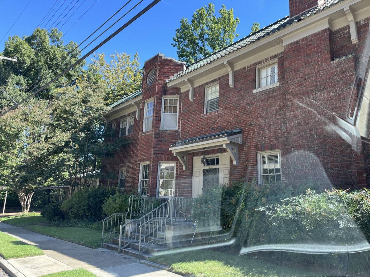 Apartment for rent at 654 Anderson St #3, Memphis, TN 38104