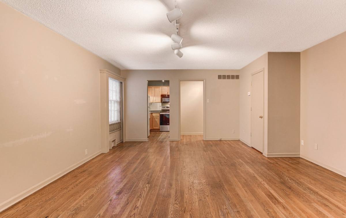 Apartment for rent at 654 Anderson St #3, Memphis, TN 38104