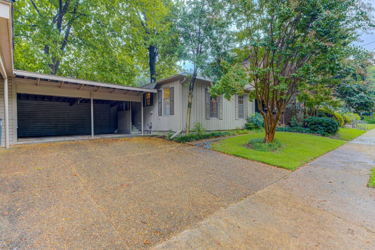 Apartment for rent at 654 Anderson St #3, Memphis, TN 38104