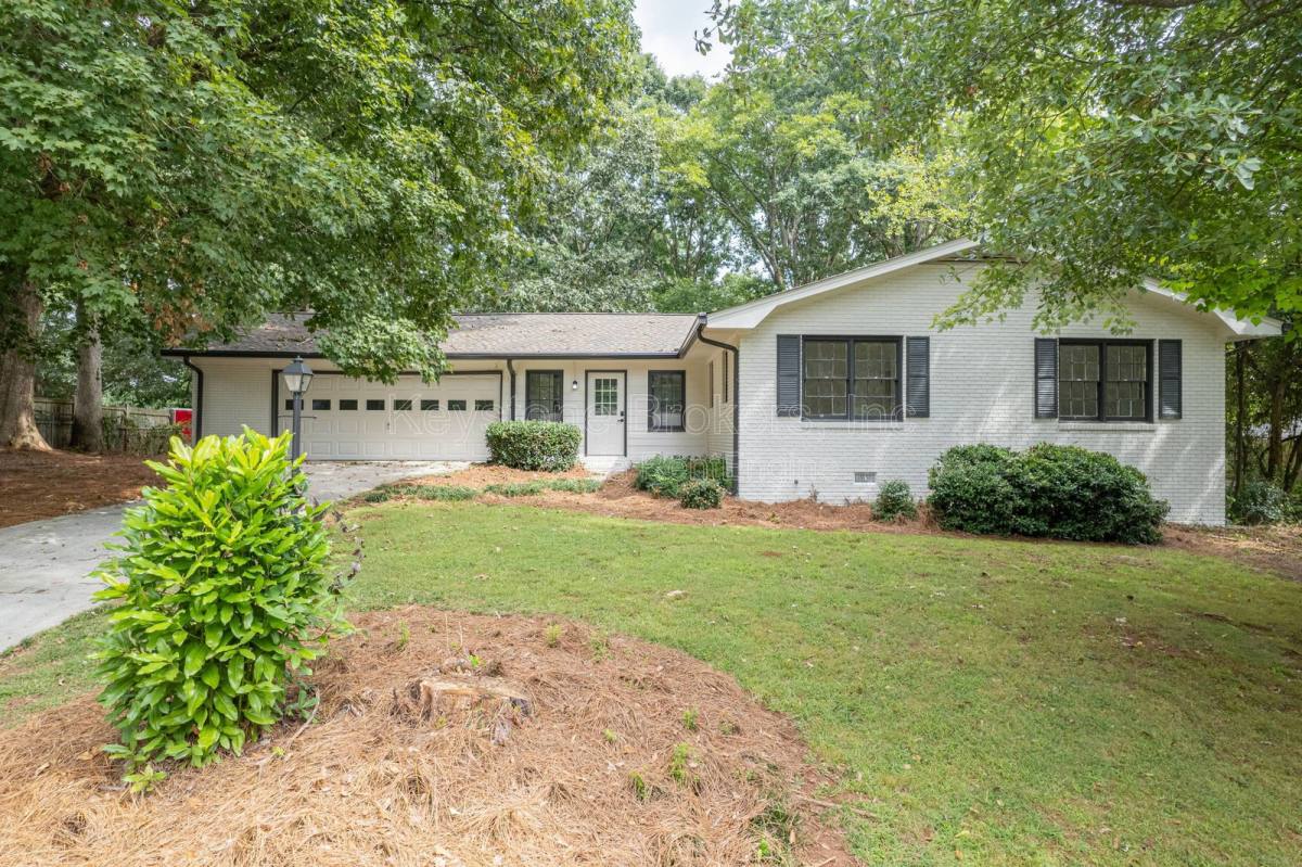 House for rent at 1586 Kings Rd, Marietta, GA 30062