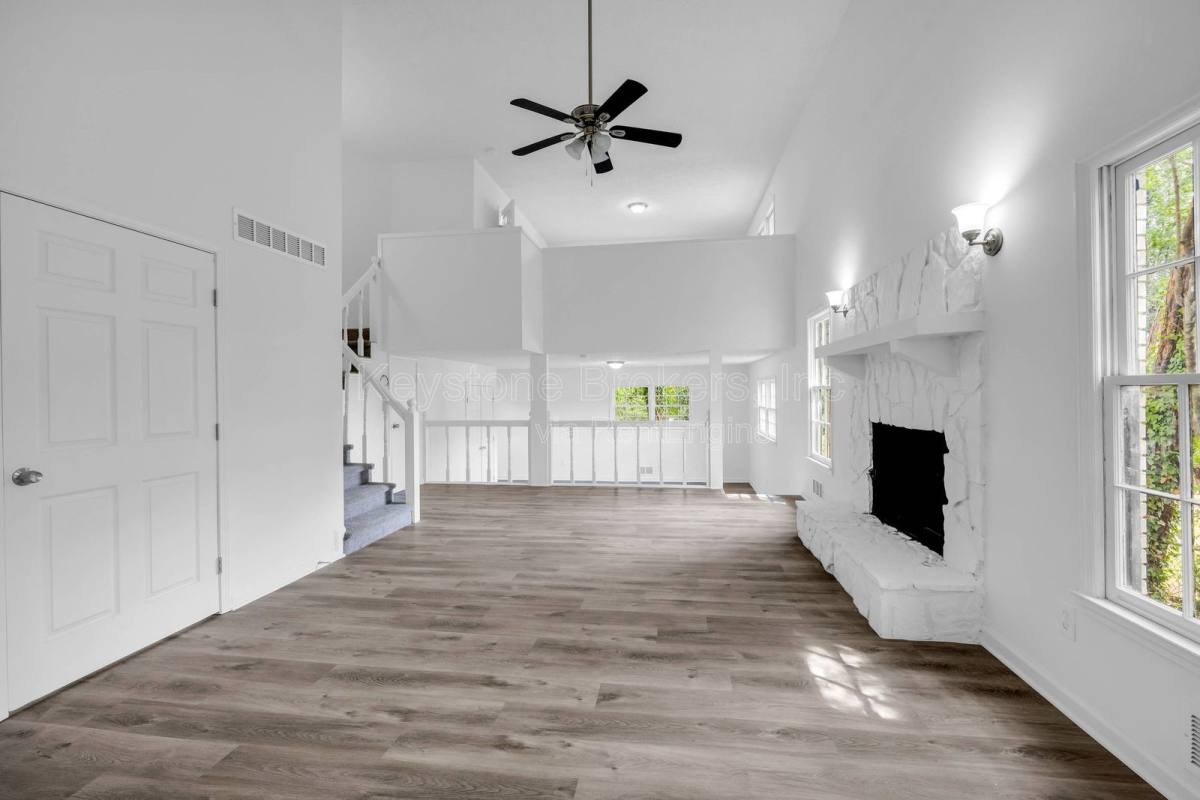 House for rent at 1586 Kings Rd, Marietta, GA 30062