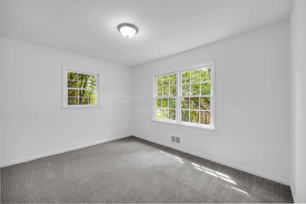 House for rent at 1586 Kings Rd, Marietta, GA 30062